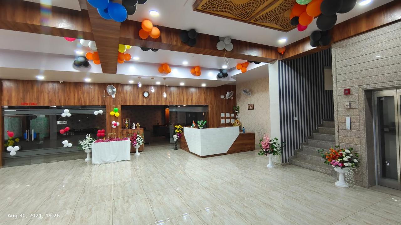 Kesar Hotel Viramgam Eksteriør billede