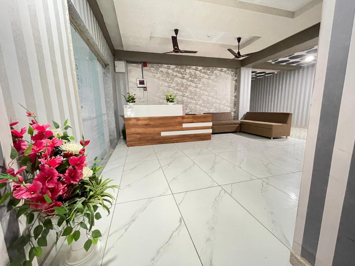 Kesar Hotel Viramgam Eksteriør billede