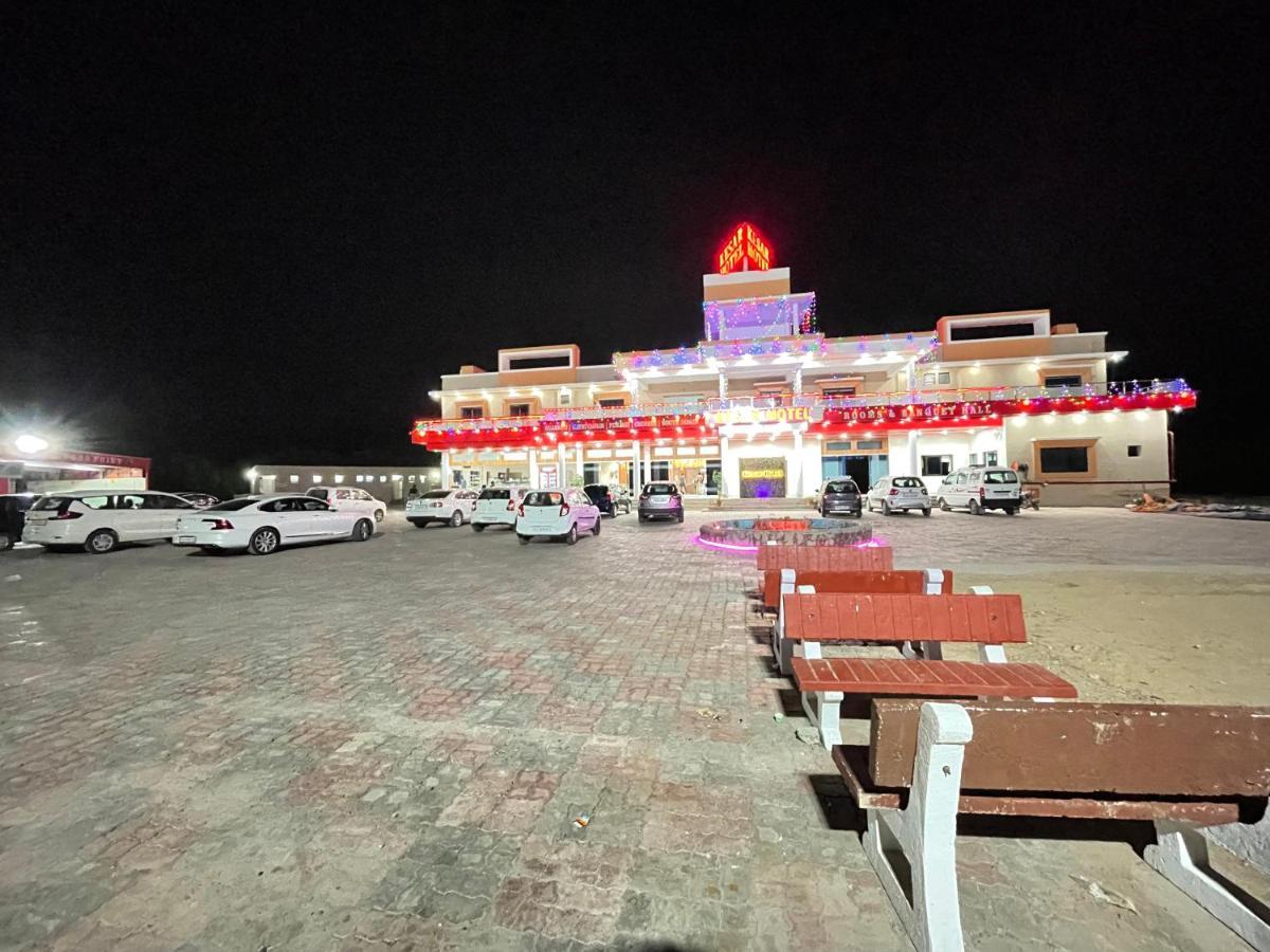 Kesar Hotel Viramgam Eksteriør billede