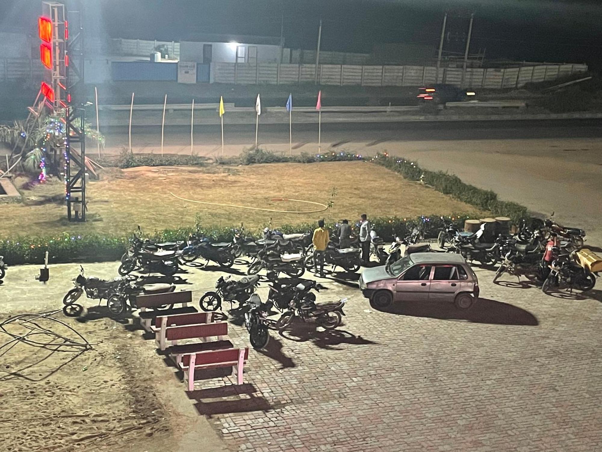 Kesar Hotel Viramgam Eksteriør billede