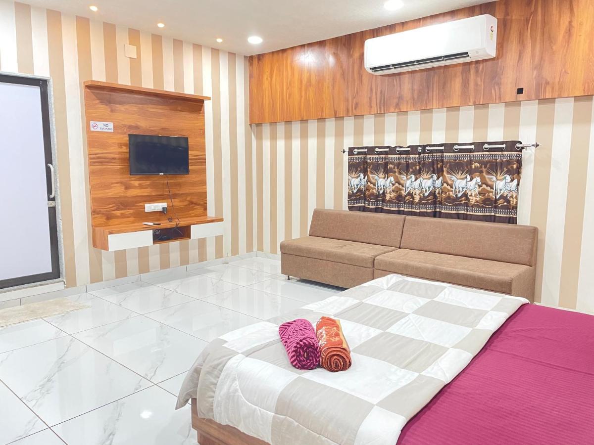Kesar Hotel Viramgam Eksteriør billede